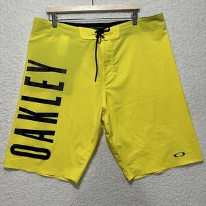 Oakley Performance Fit Board Shorts in Yellow Size 38 Surfer Athletic Sportswear